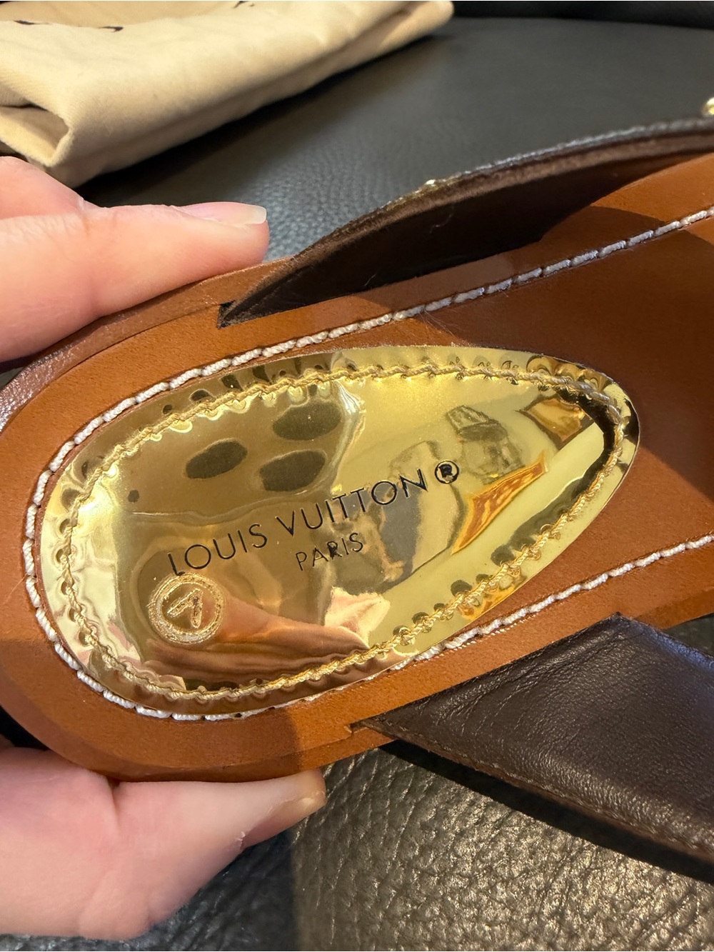 LOUIS VUITTON SUNNY FLAT THONG - Picture 9 of 11